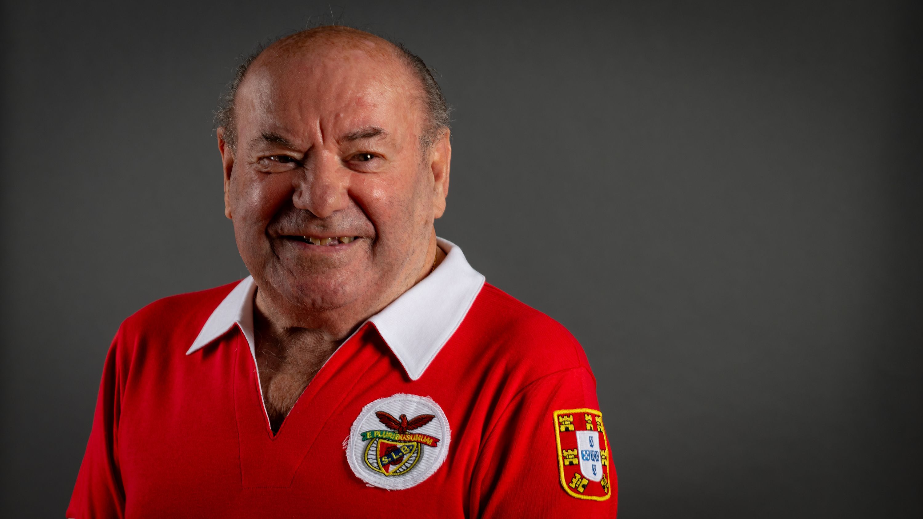 Jogador do Benfica António Simões